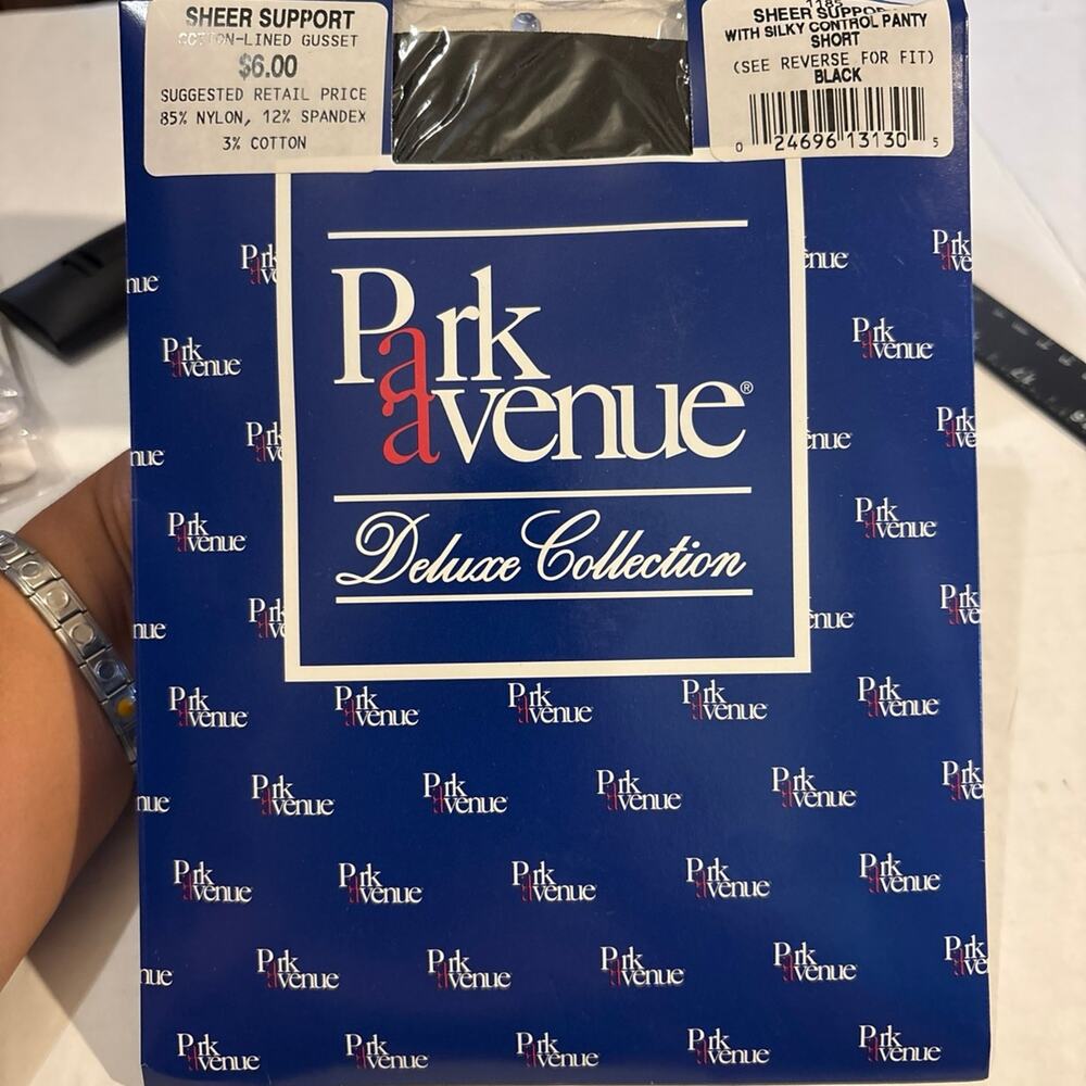 Vintage Park Avenue Deluxe Collection Sheer Support Pantyhose Short Black NOS